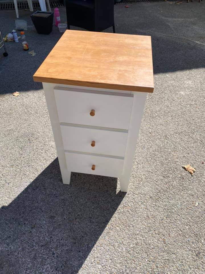 Collecte petit meuble blanc